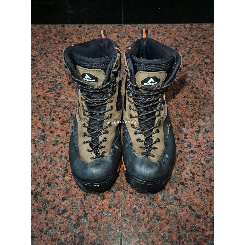 Sepatu Gunung Eiger Python size 43 outdoor hiking mendaki preloved