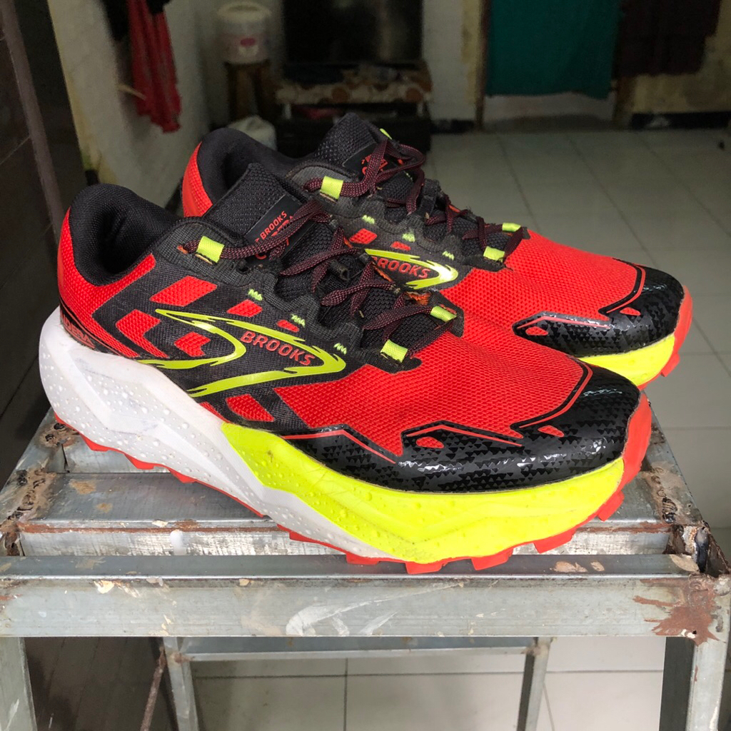 Brooks Caldera 7