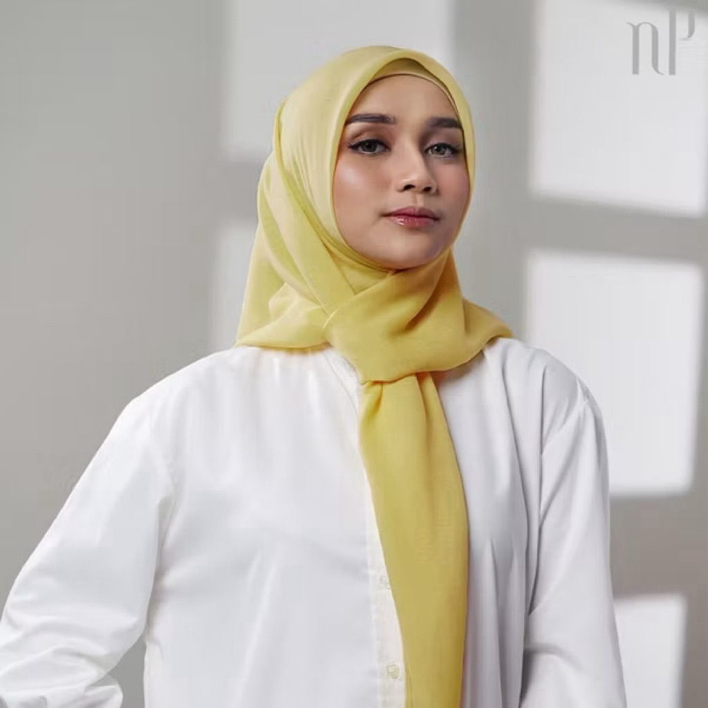 [PRELOVED] napocut Hijab - NAPOCUT HIJAB PARIS POLOS PREMIUM BUTTER YELLOW SOFT YELLOW KUNING MUDA P