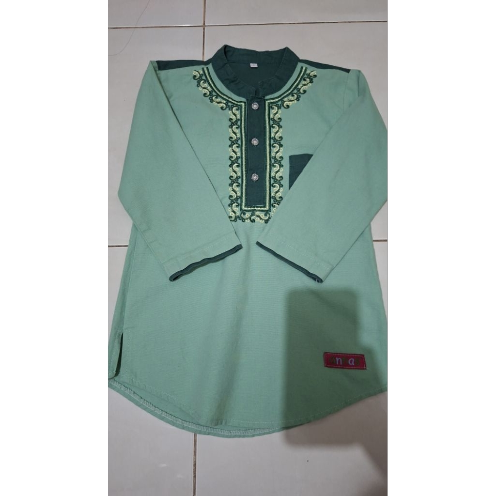 Preloved Baju Koko Anak Laki laki Annas Lengan Panjang Warna Hijau Usia 5thn
