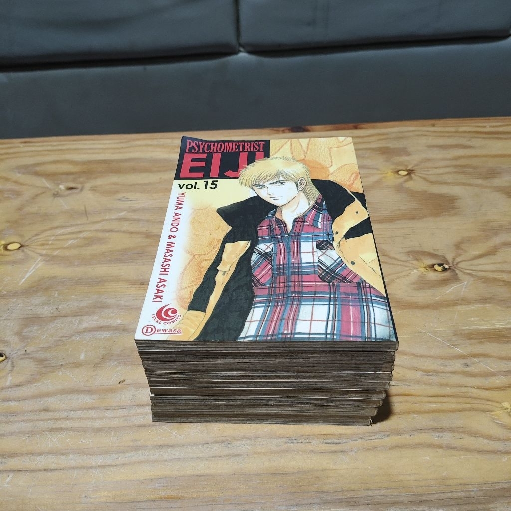 Komik Psychometrist Eiji Varian