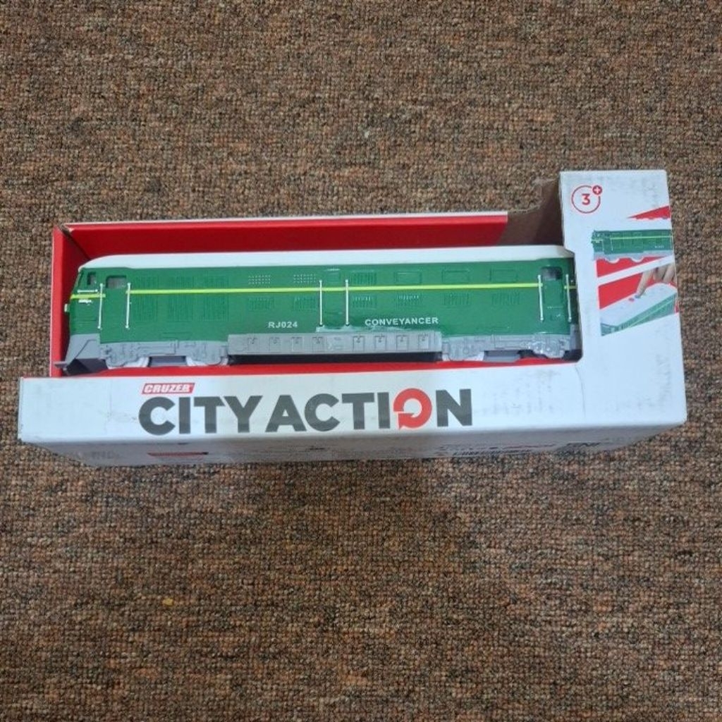 Cruzer 1:32 City Action Friction Train.