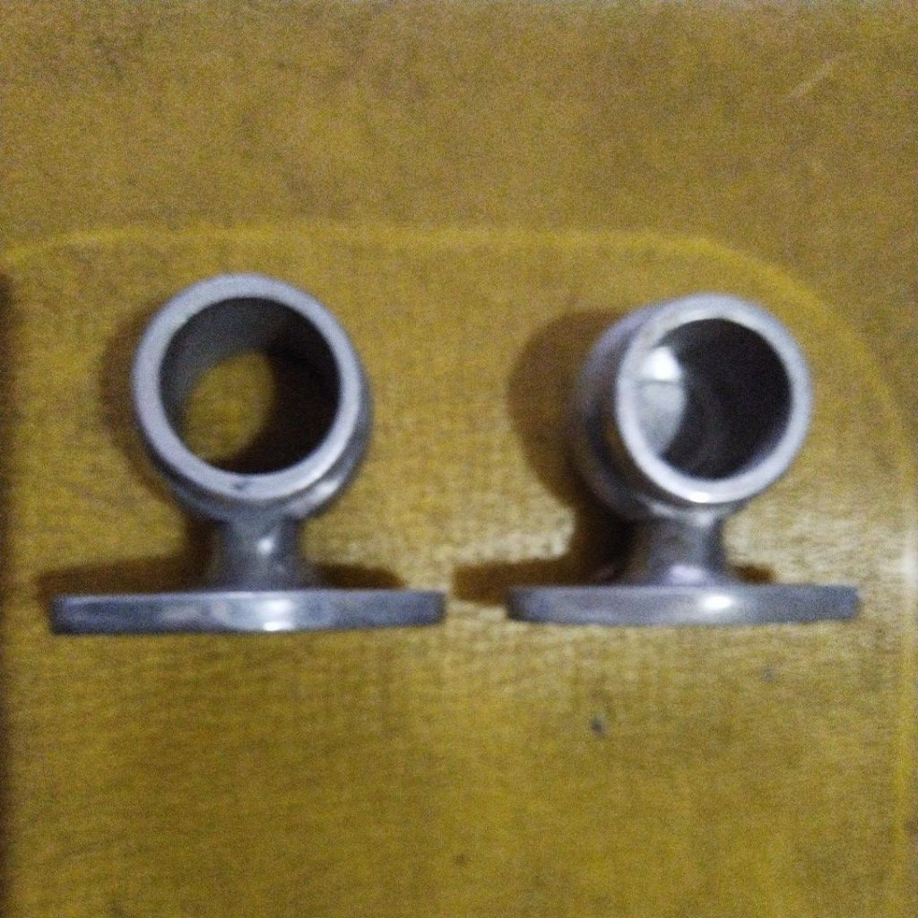 braket / gantungan pipa ukuran 22 mm