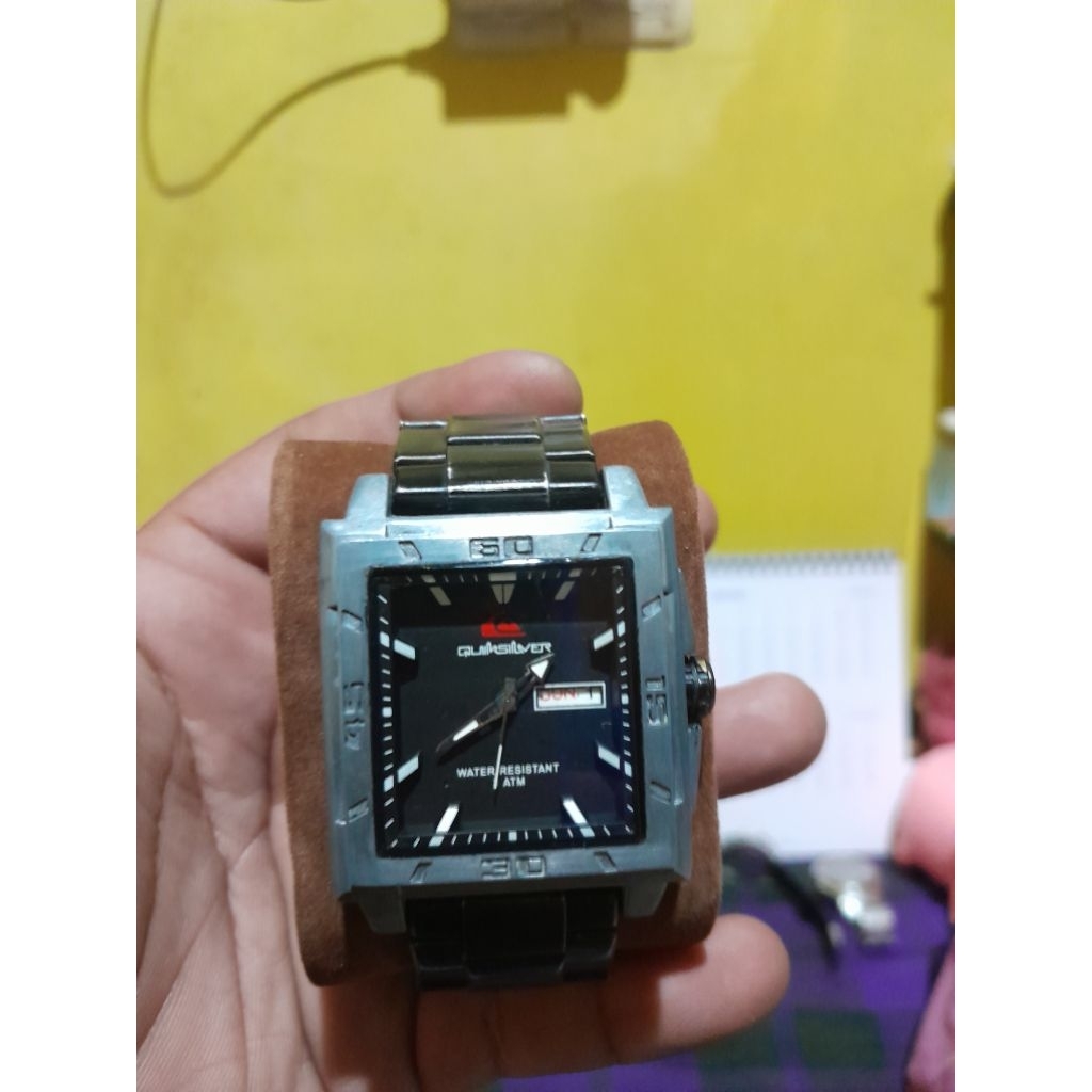 jam tangan quiksilver