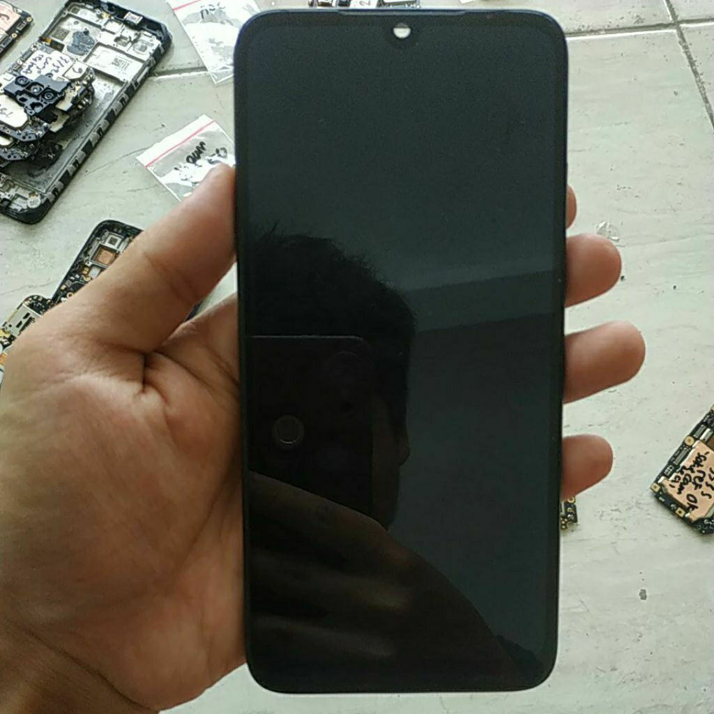 lcd bekas Redmi 7 lcd tc oke minus glass mbarett