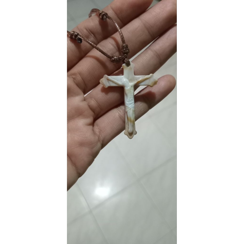 Kalung Salib akrilik bolak balik