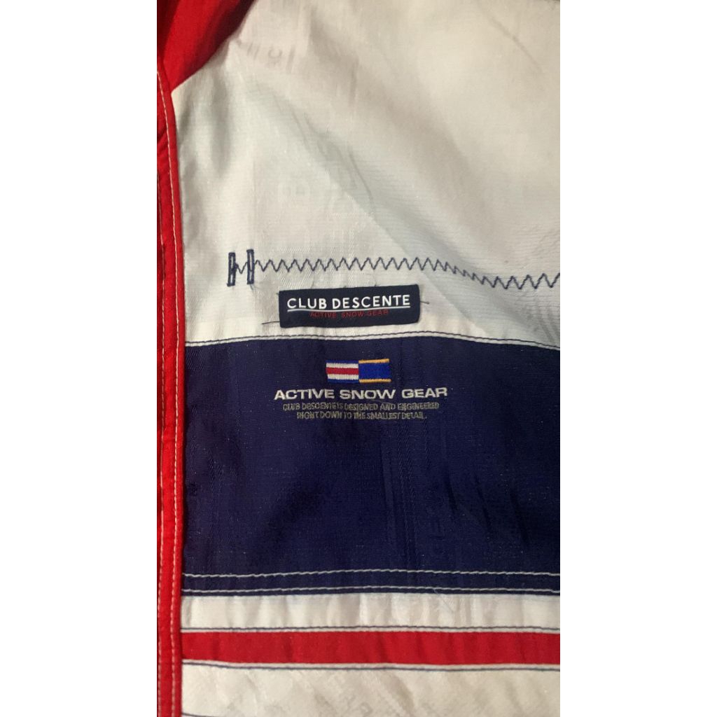 Jaket outdoor waterproof club descente