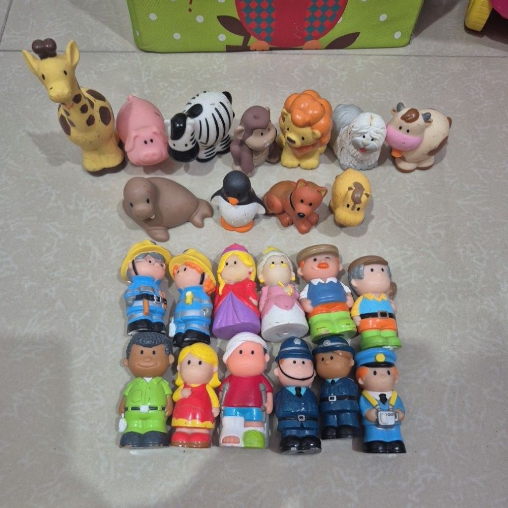 Preloved ELC Happyland Figure