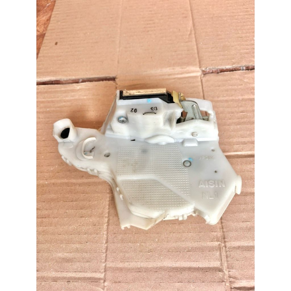 Door Lock Assy Pintu Depan Kiri mobil Toyota Vios Limo Gen 2 Taksi