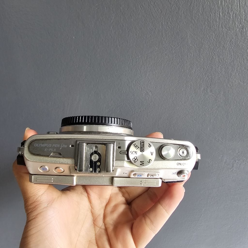 OLYMPUS E-PL5 MIRRORLES SECOND