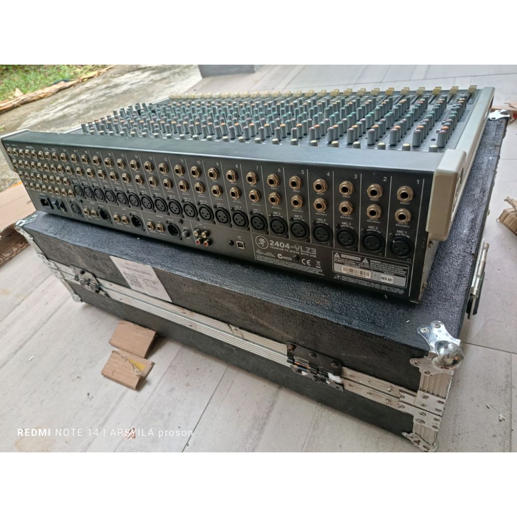 mixer mackie 2404 VLZ3 FX ORIGINAL
