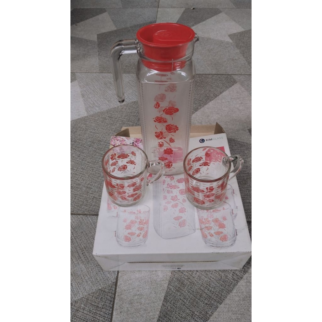 Satu Set Gelas dan Teko Kaca