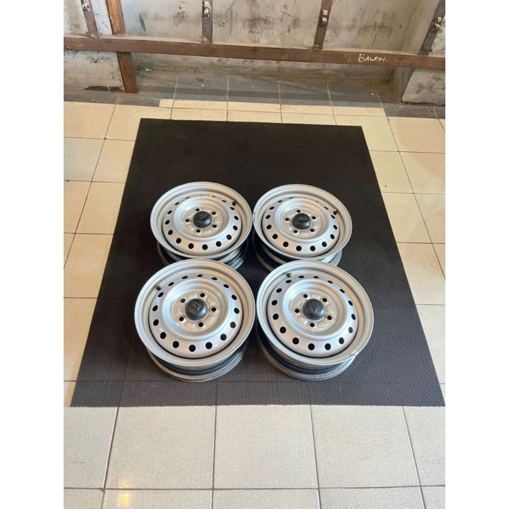 Velg seken Kaleng R14 pcd 5x114.3