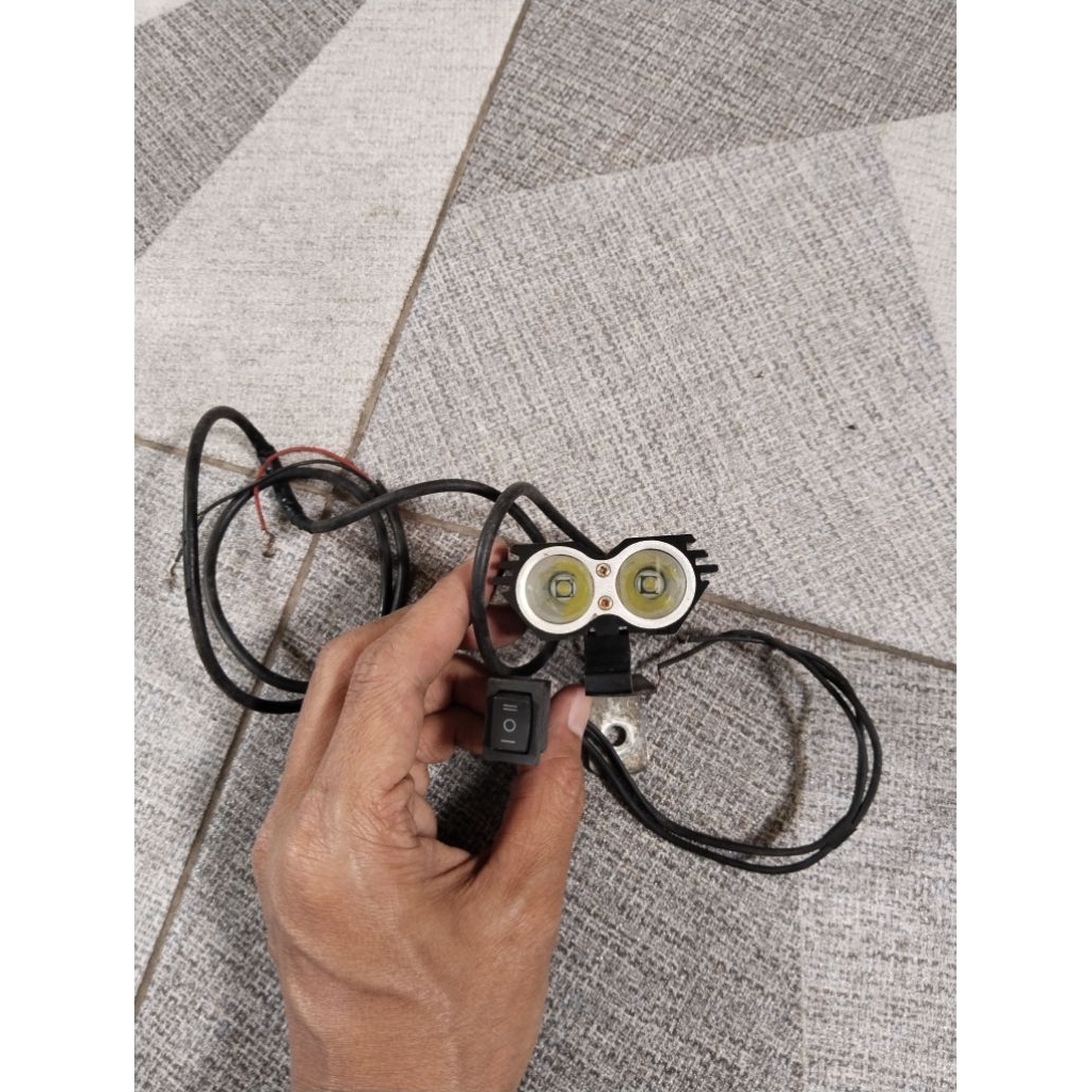Lampu Mata Burung Hantu Nyala Putih