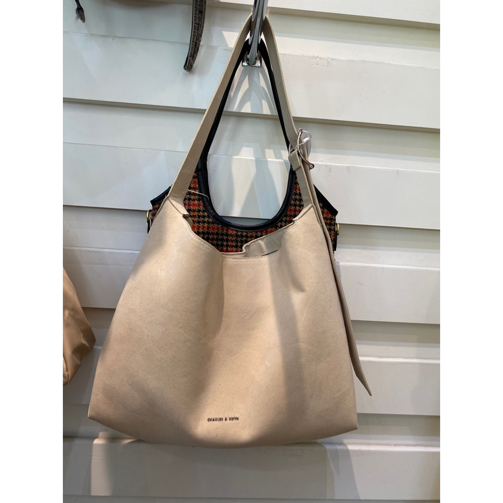TOTE BAG CHARLES & KEITH NEW