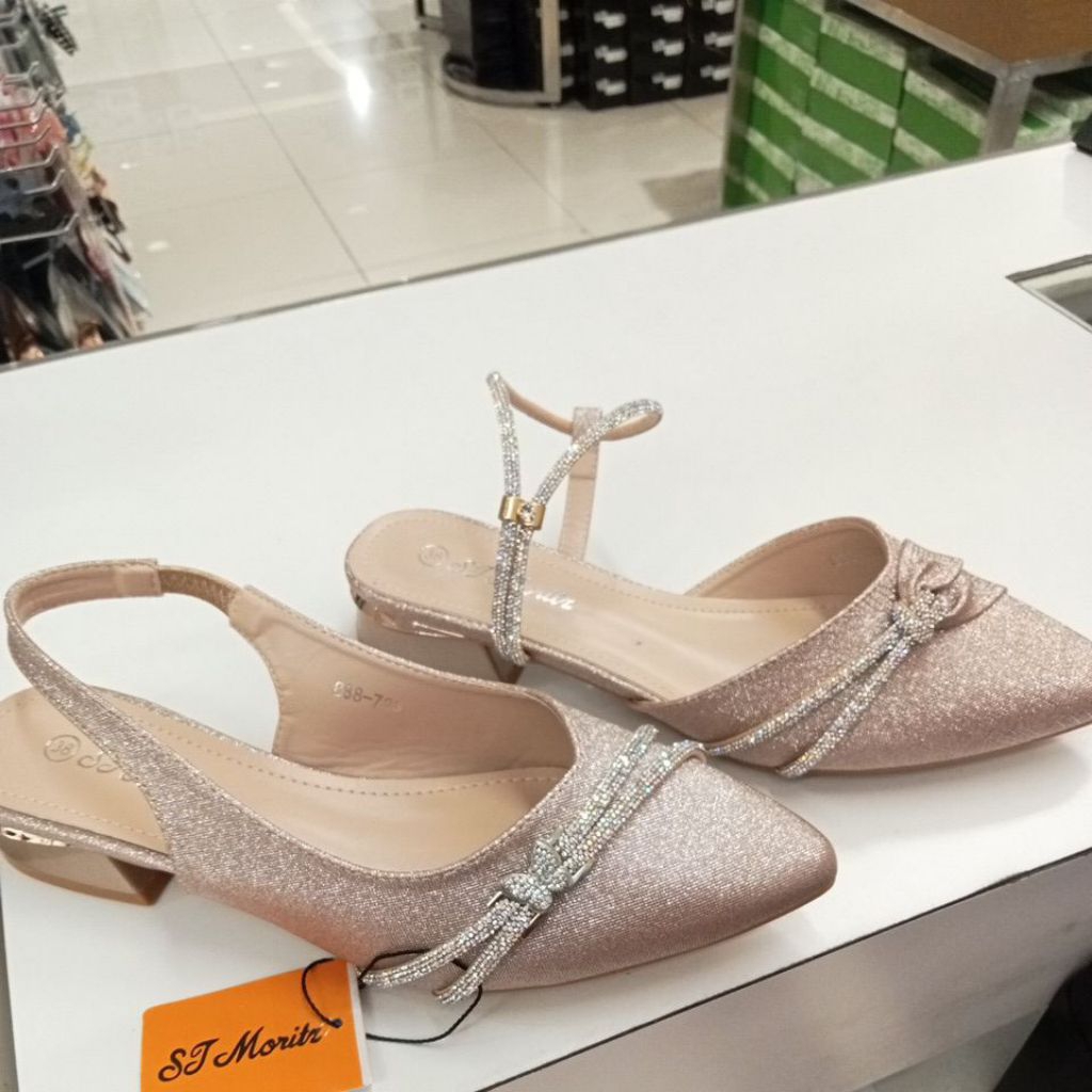 sandal pesta'st Moritz