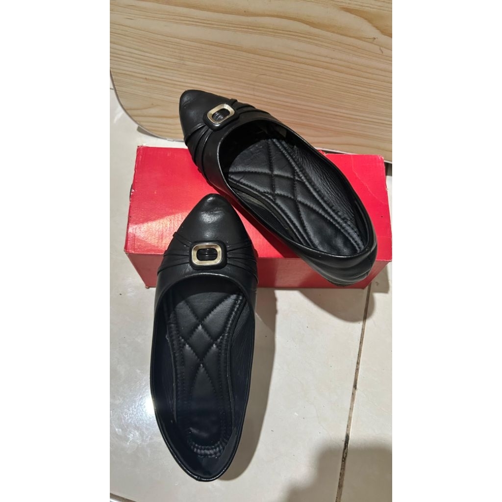 Preloved Pribadi_Flatshoes_ELLORA_Hitam
