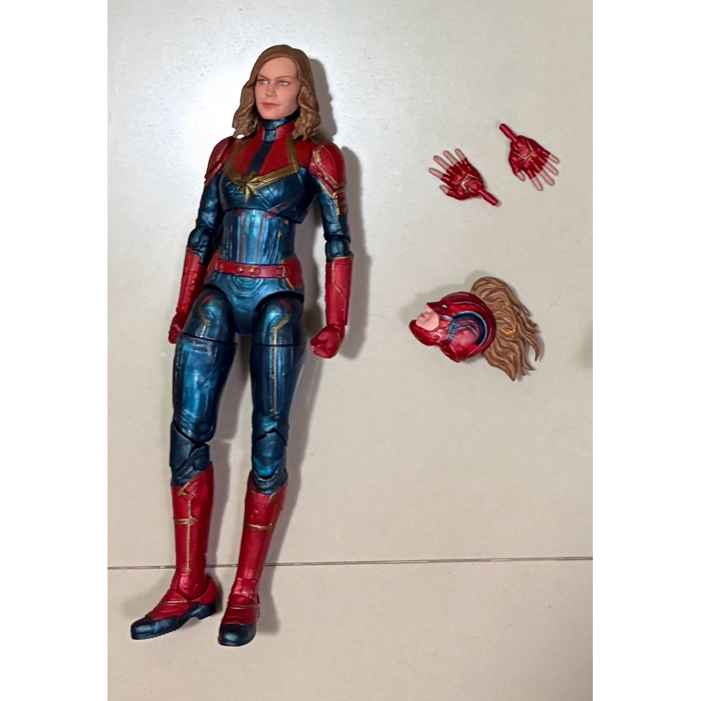 Marvel legends captain marvel