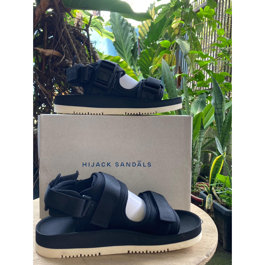 WTS HIJACK SANDAL NEW