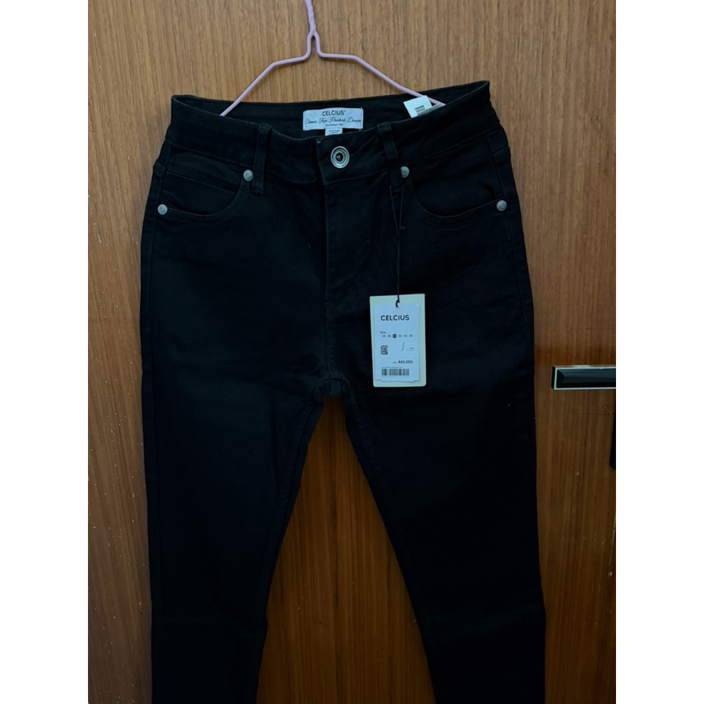 celana jeans hitam panjang pria brand celcius NEW
