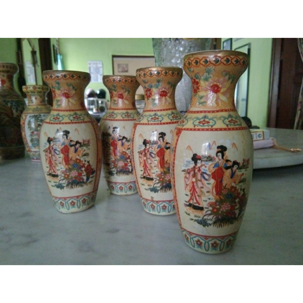 guci vas keramik porselen porselain tiongkok china jingdezhen hiasan meja dinding lemari