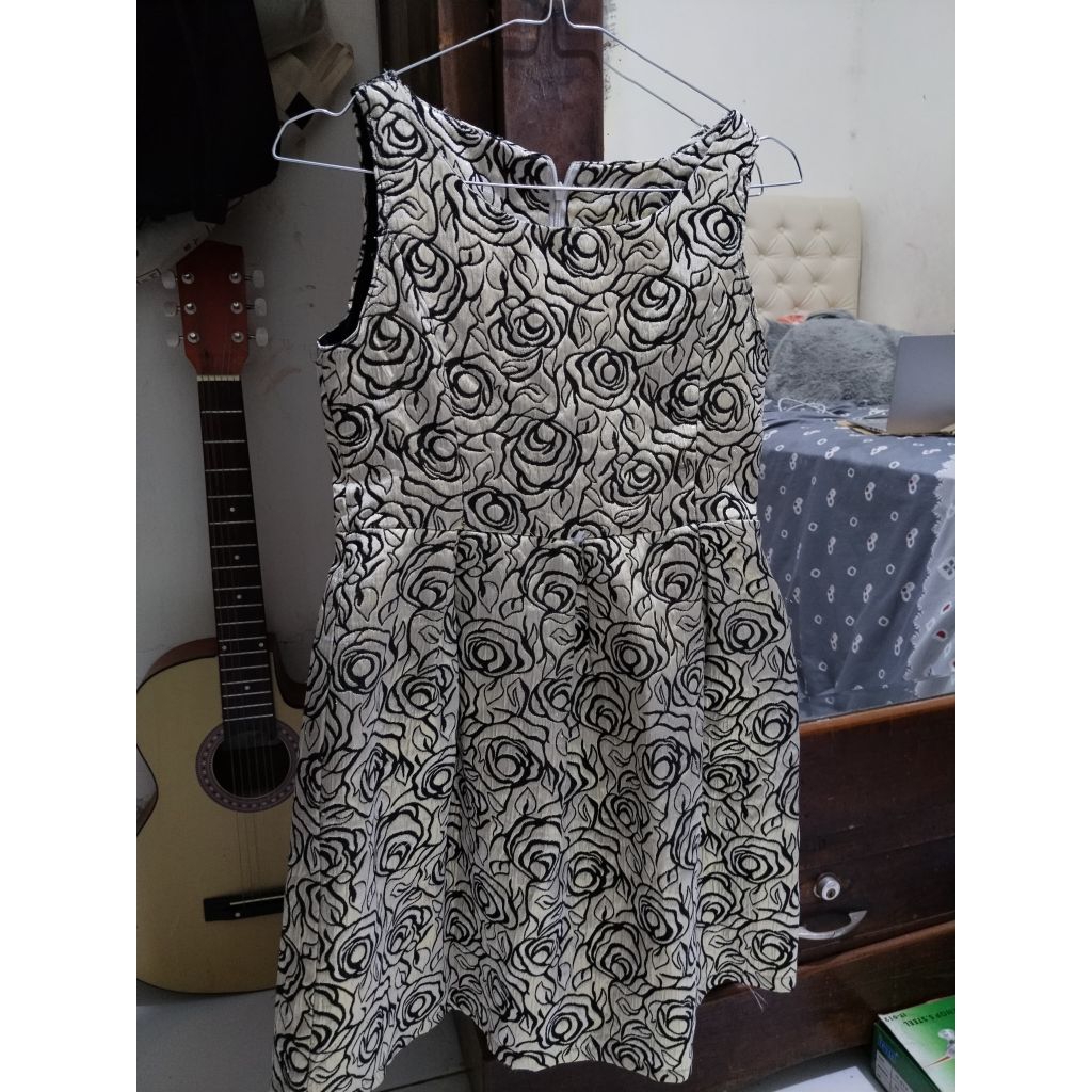 dress anak gold rose bahan bagus MIDI dress PRELOVED, bersih