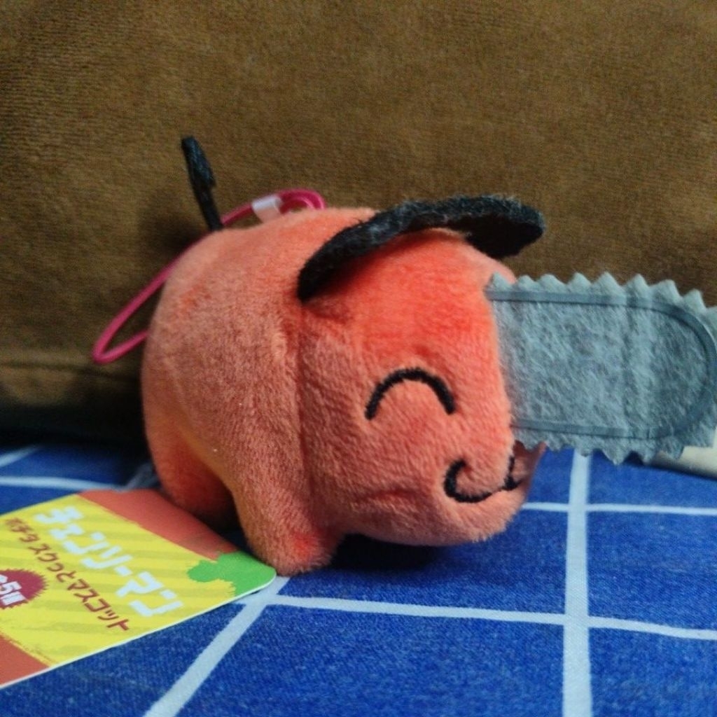 boneka pochita chainsaw man anime