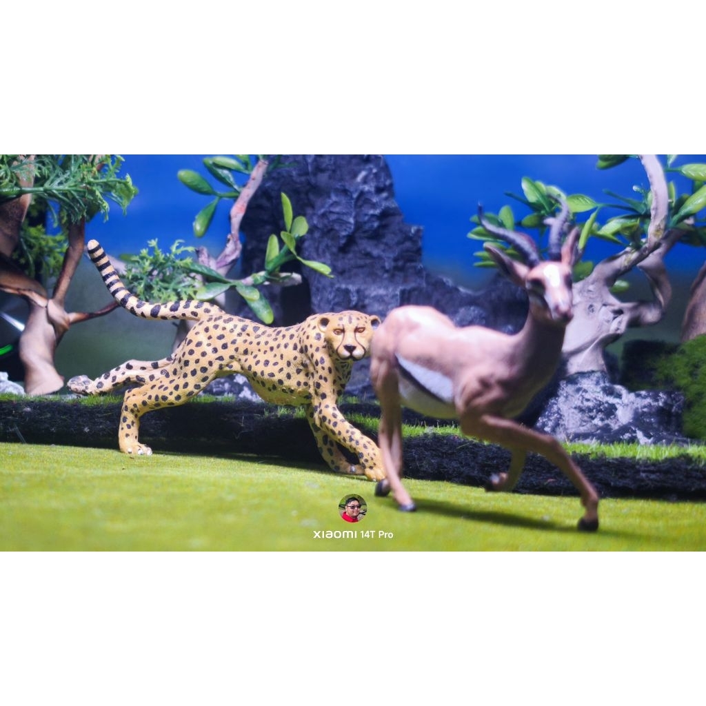 Papo 2018 running cheetah figure