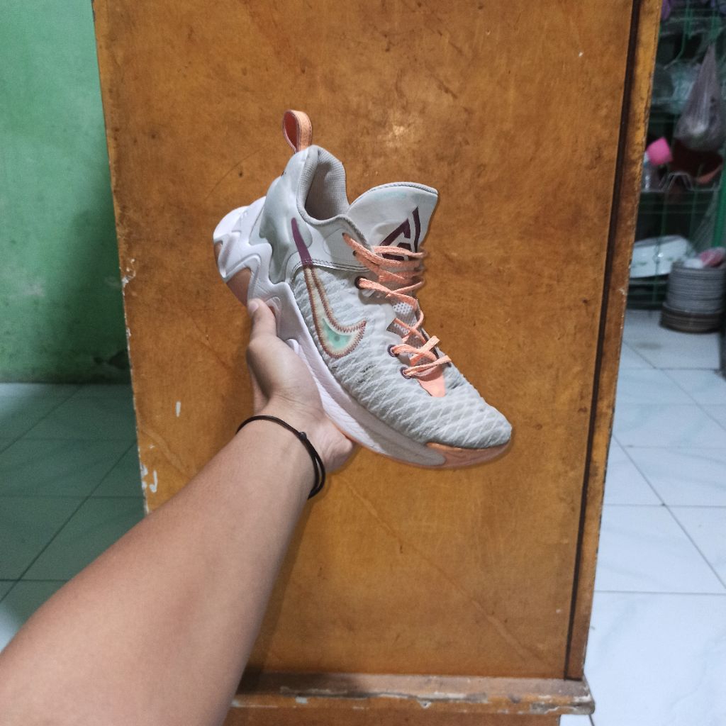 sepatu basket second nike giannis immortality 1 size 41