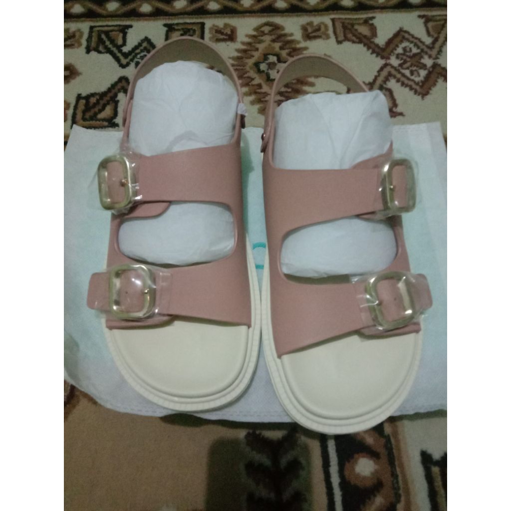 Buccheri Eleanor Sandal wanita