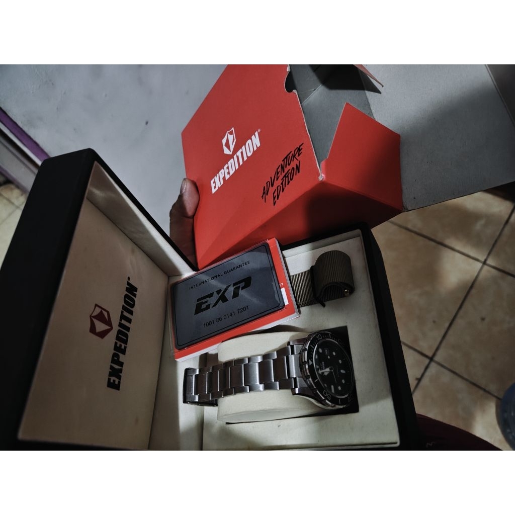jam expedition lengkap E6809 Ma bekas