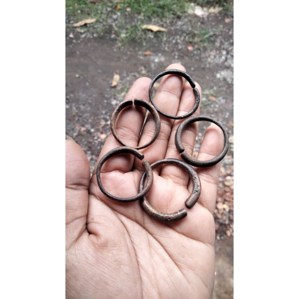 benda kuno antik perunggu temuan