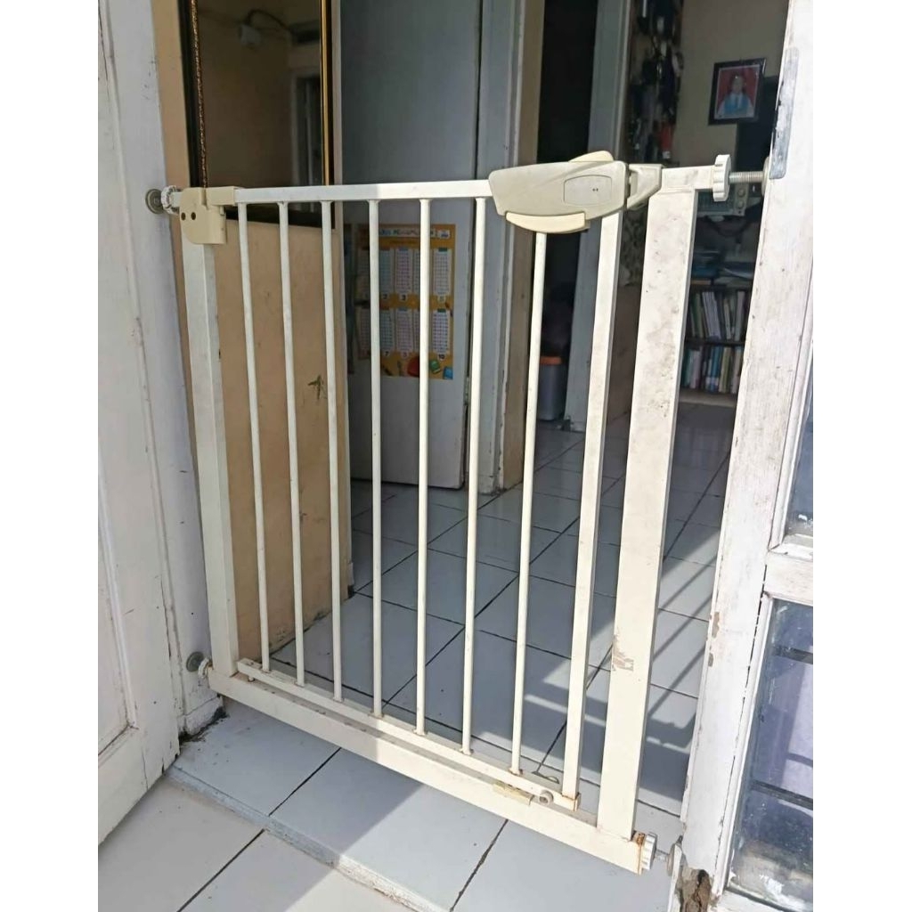 BEKAS | pintu pengaman bayi l, gerbang keselamatan bayi bermain, Playpark baby safety gate putih pag