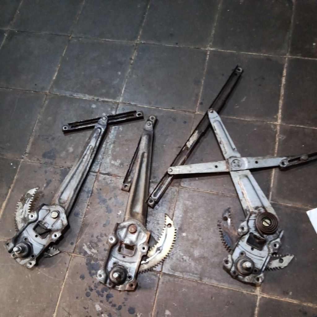 Regulator kaca Corolla gl SE