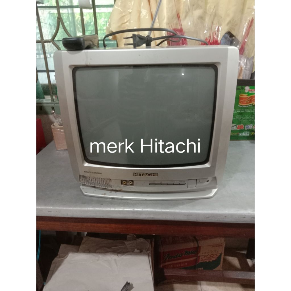TV 14 inci kondisi hidup merk HITACHI