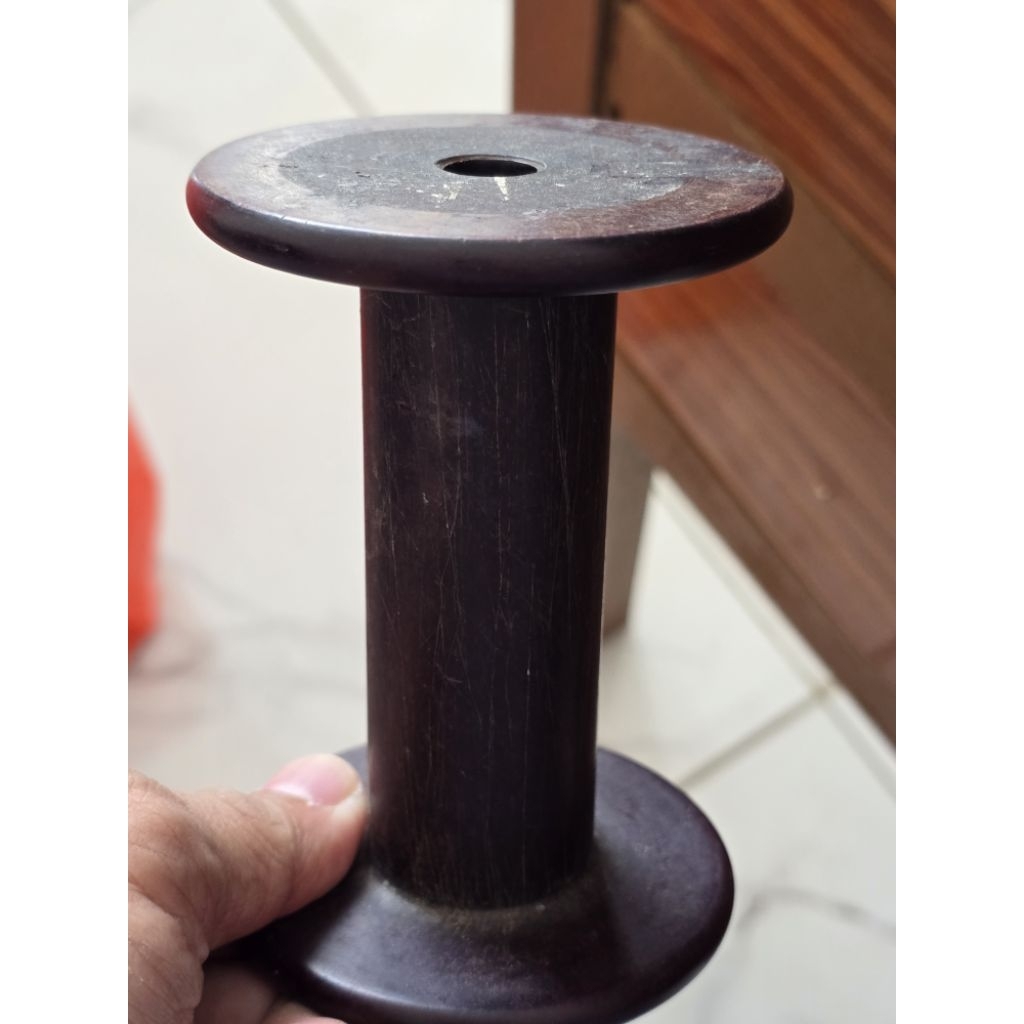 klos kayu kosong