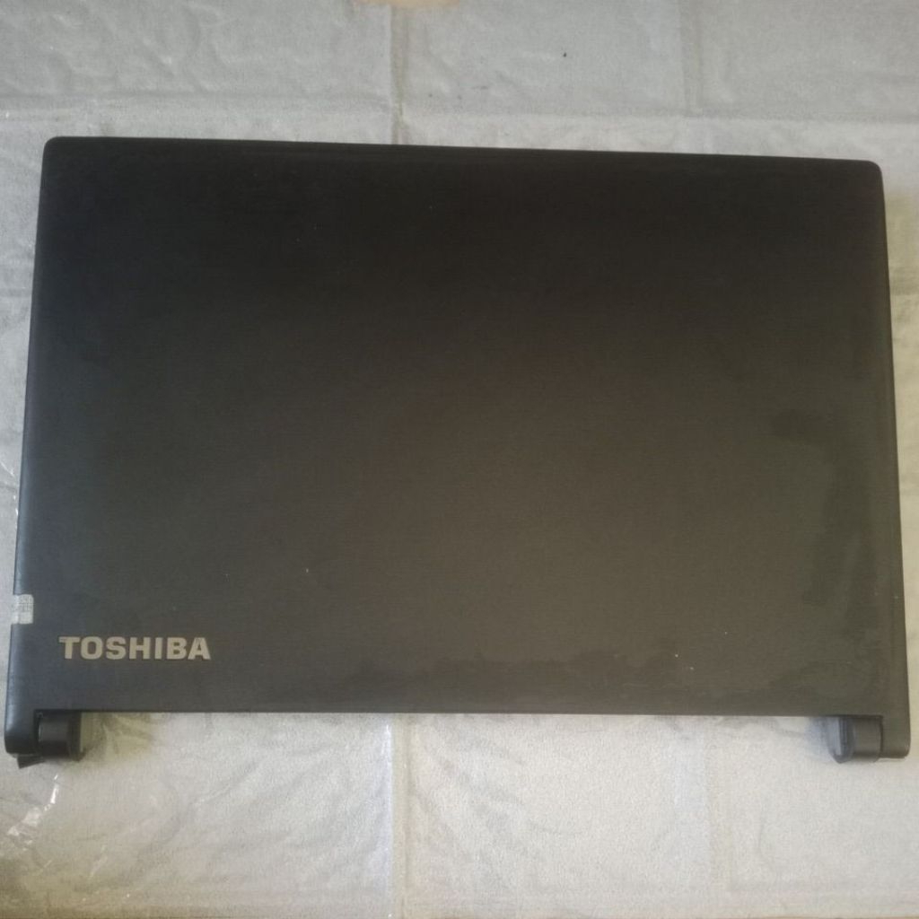 casing laptop toshiba dynabook r73/a original