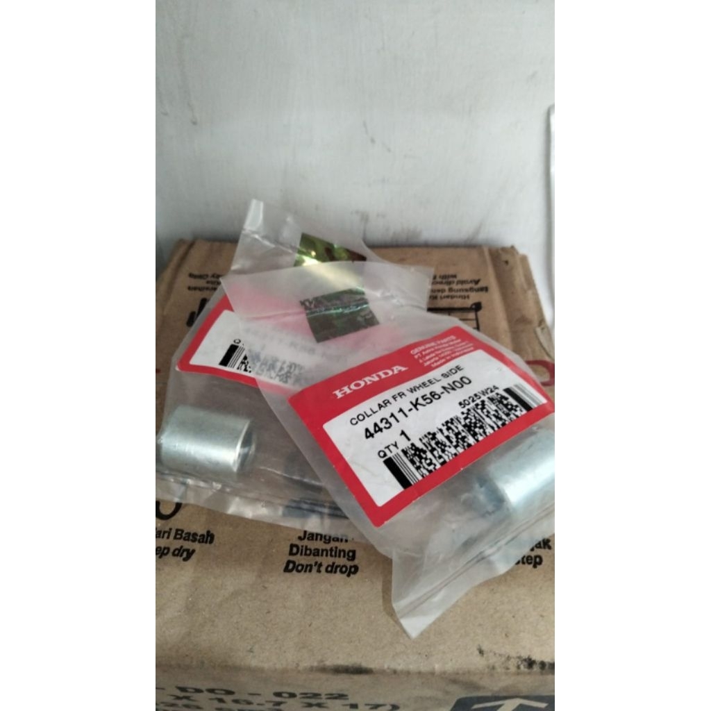 44311K56N00 / COLLAR FR WHEEL SET SIDE SONIC 150 R