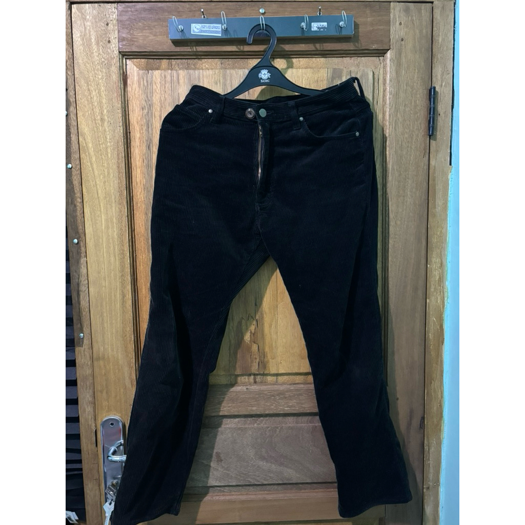 Celana corduroy wrangler