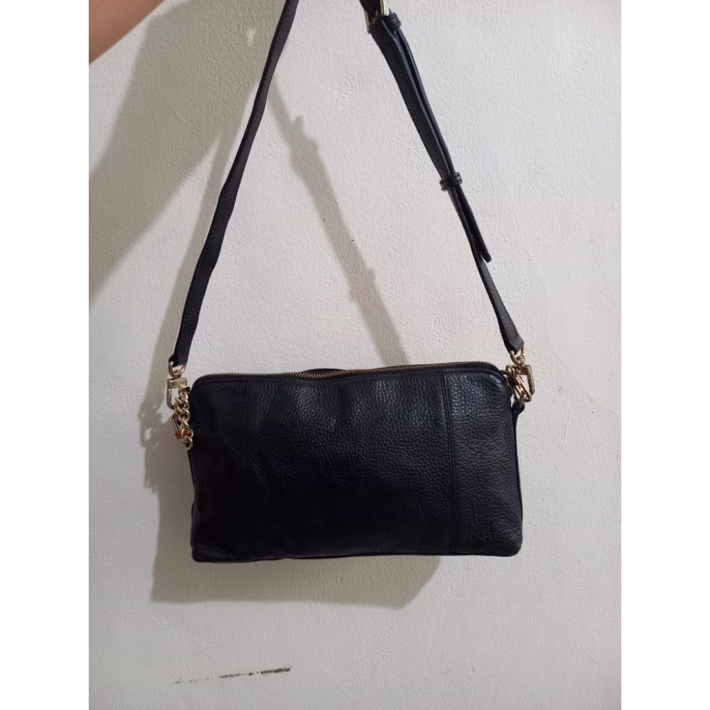tote dan sling branded metrocity dapat 2 tali. rantai utk shoulder dan kulas utk sling