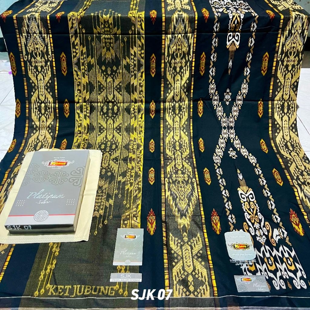 Sarung Ketjubung Platinum Silver