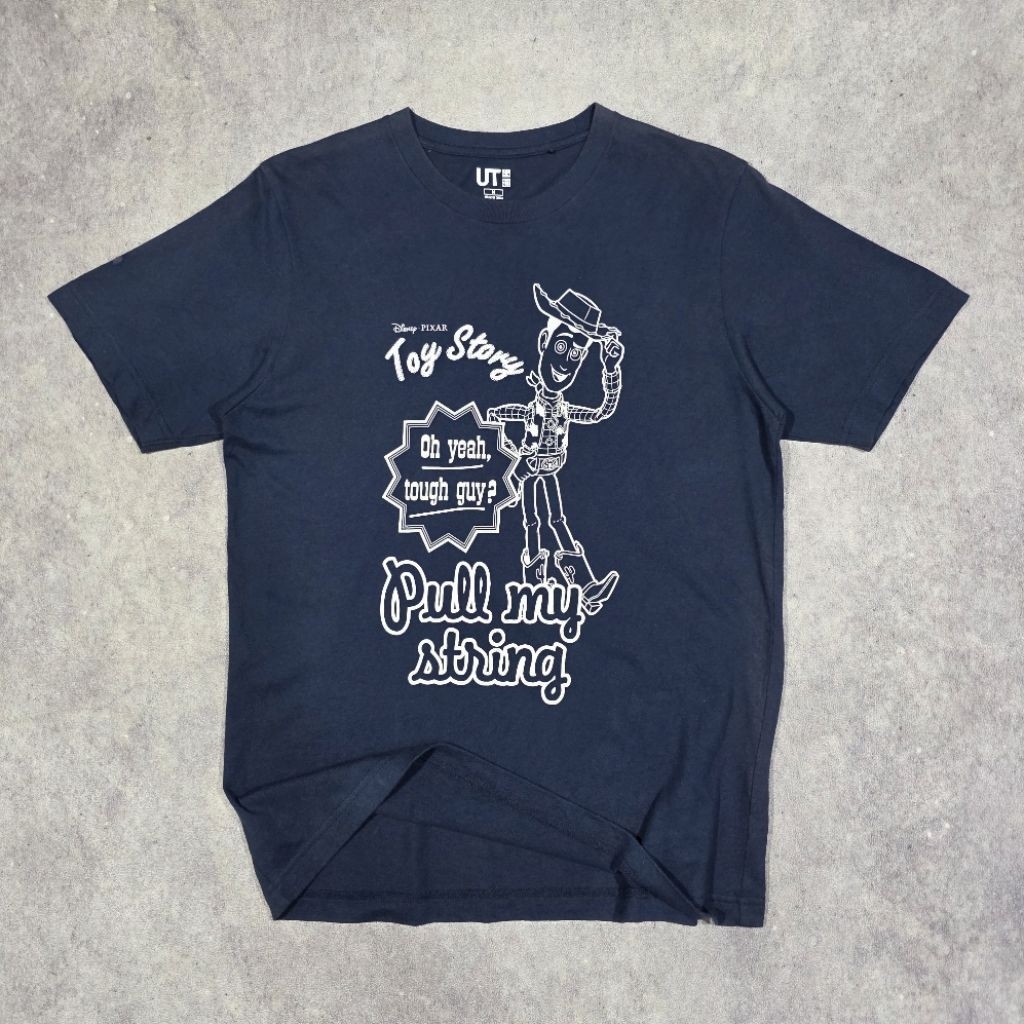 KAOS WOODY TOY STORY OFFICIAL UNIQLO DISNEY PIXAR
