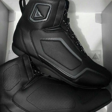 Dainese Raptors Shoes.