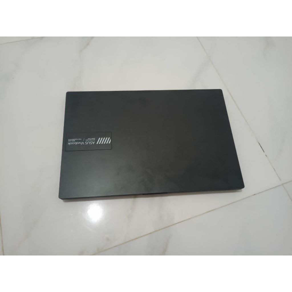 laptop Asus E1404F• AMD Ryzen 3