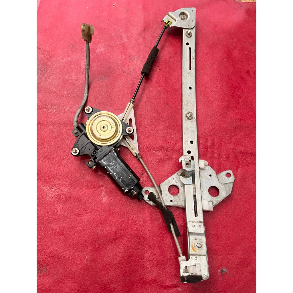 Satu set dinamo power window Corona Absolute Kanan Depan