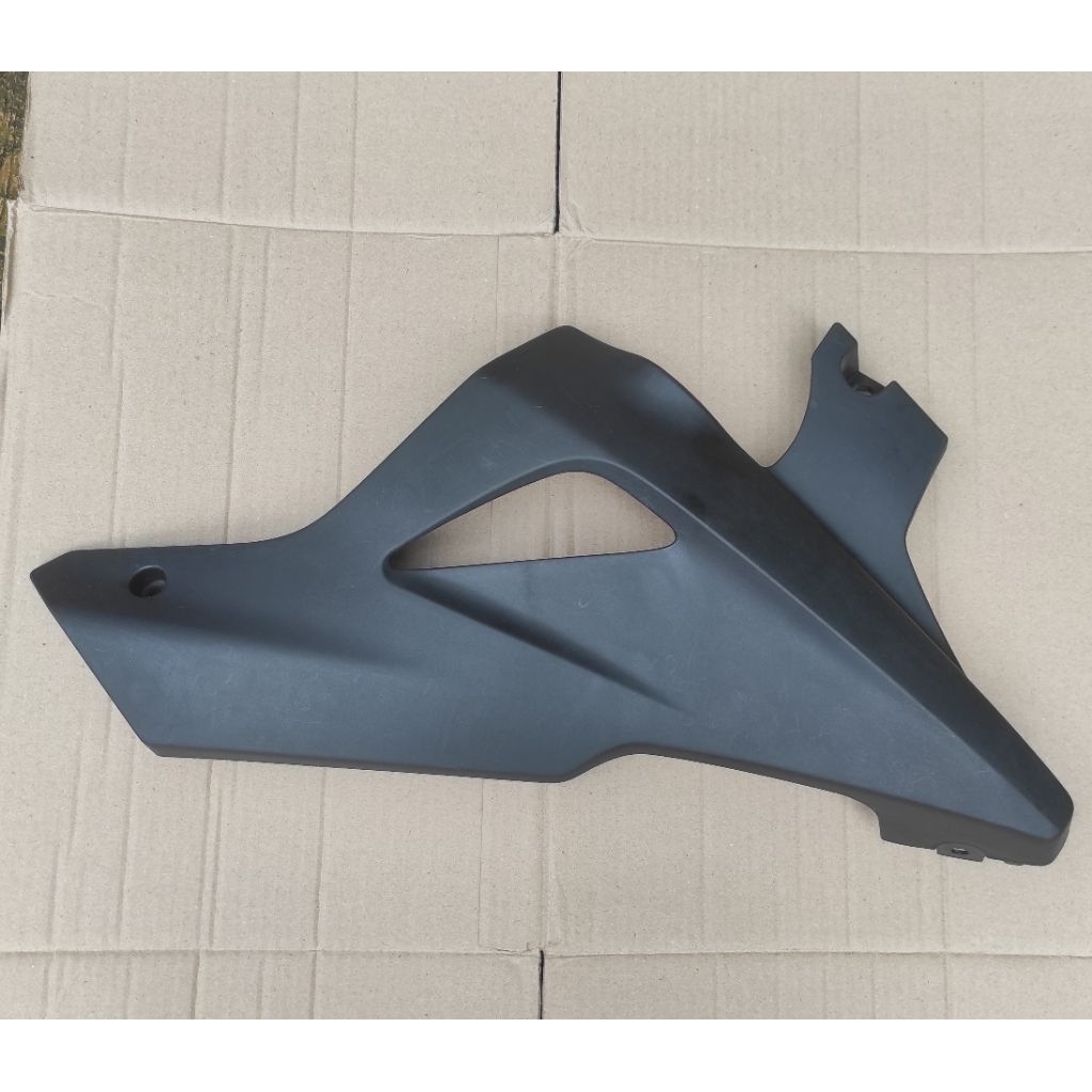 Undercowl sayap pairing bawah KANAN CBR 250 cbu KYJ original second