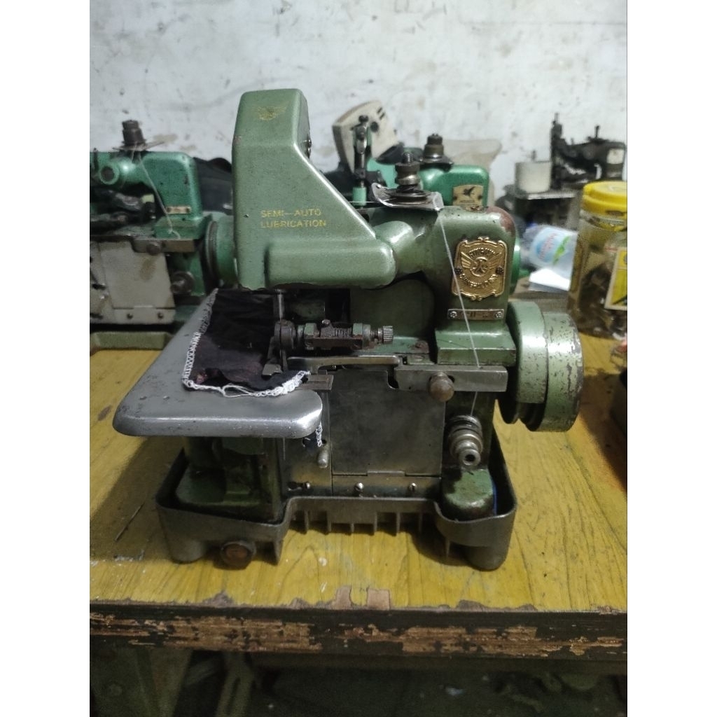 obras SINGER & FLYINGMAN benang 3 second mesin saja kondisi normal siap pakai barang sesuai foto