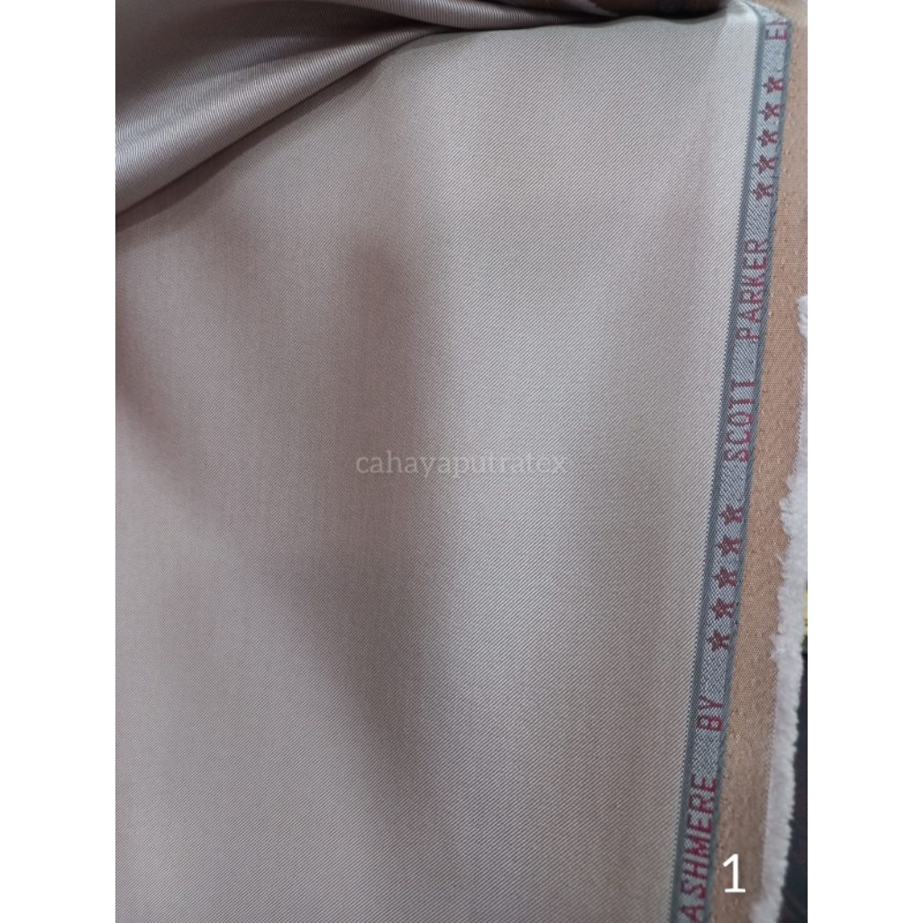 Bahan Jas Semi Silk Wool Shiny by SCOTT PARKER