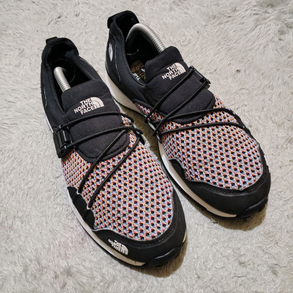 Sepatu Second TNF casual Outdoor size 39 insole 25 cm limited