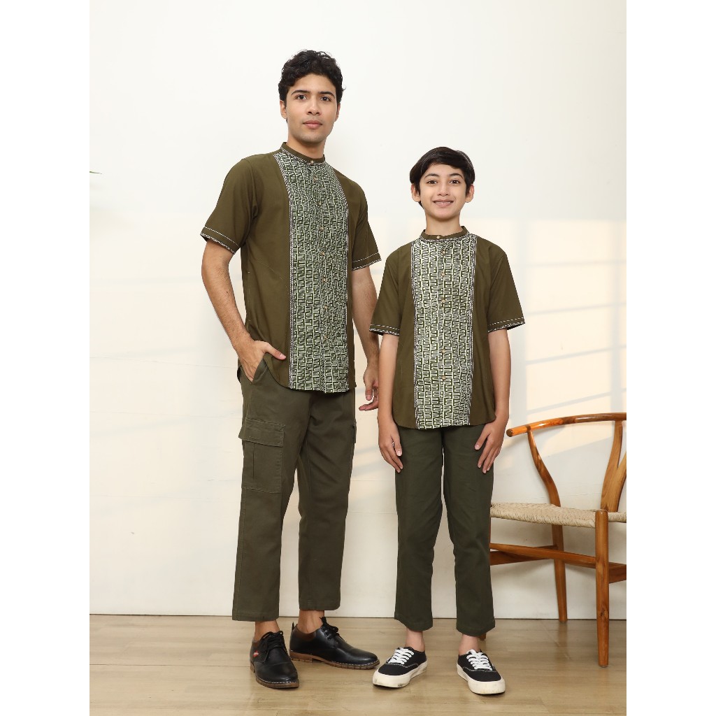 Tokoashshiddiq - COUPLE Koko Batik Kombinasi Pria - Pria & Anak Lengan Pendek - [Hijau Army] [202628